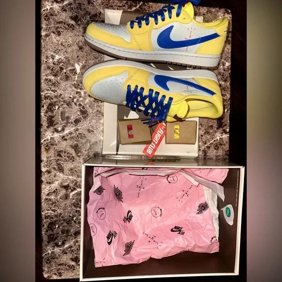 Travis Scott x Wmns Air Jordan 1
Retro Low OG SP 'Canary' - Picture 4 of 10
